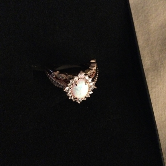 Stackable Opal fashion ring - Picture 2 of 7